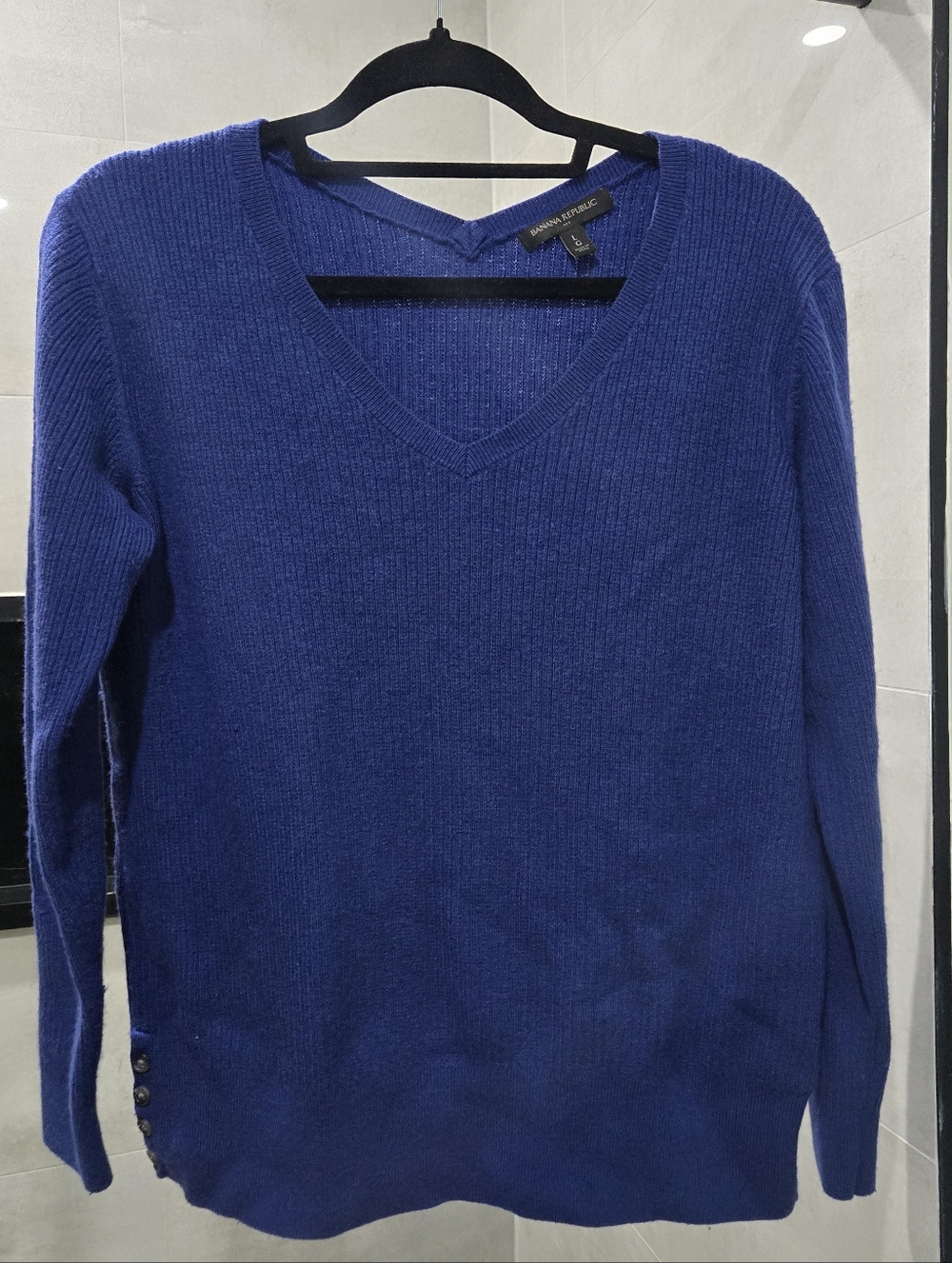 Banana Republic Soft Blue V-Neck Sweater - Size L